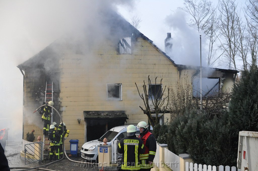 Haus komplett ausgebrannt Leverkusen P43.JPG
